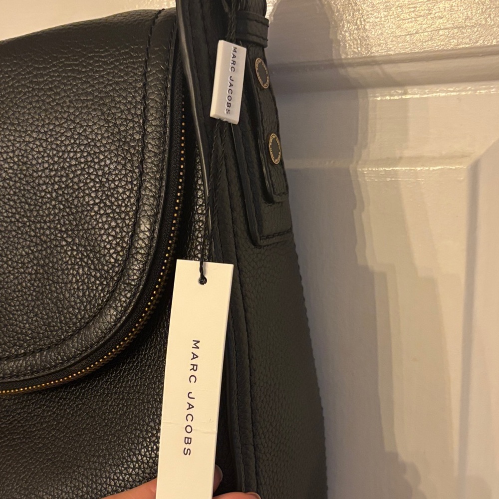 Marc Jacobs Black Pebbled Leather Shoulder Bag with Gold Hardware - Picture 3 of 7
